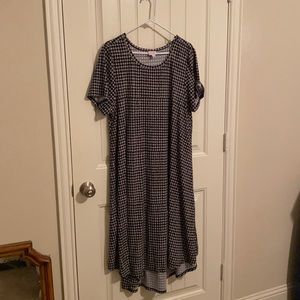 Lularoe Carly Houndstooth